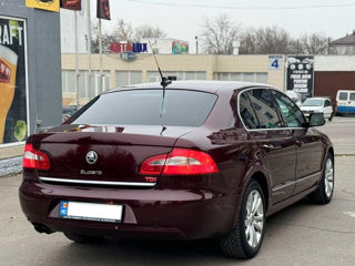 Skoda Superb foto 2