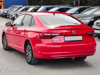 Volkswagen Jetta foto 5