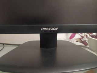 Vind monitor calitativ  Hikvision DS D5022QE-B in stare buna. HDMI intrare TN -martrita