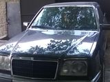 Mercedes Series (W124) foto 2