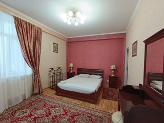 Apartament cu 2 camere, 117 m², Centru, Chișinău foto 3