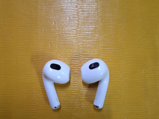 Vând air pods 3 foto 3