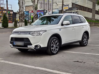 Mitsubishi Outlander foto 2