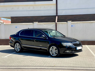 Skoda Superb foto 2