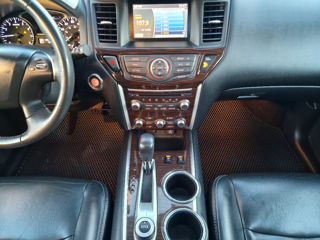 Nissan Pathfinder foto 10