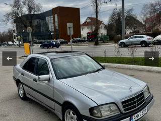 Mercedes C-Class foto 3