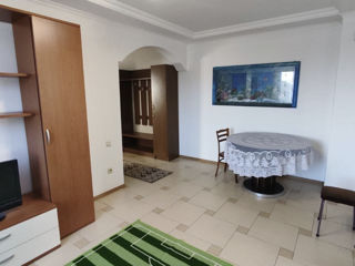 Apartament cu 2 camere, 85 m², Buiucani, Chișinău foto 8