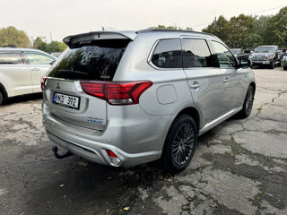 Mitsubishi Outlander foto 4