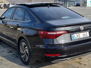 Volkswagen Jetta foto 8