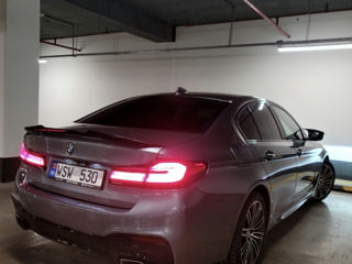 BMW 5 Series foto 2