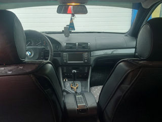 BMW 5 Series foto 6