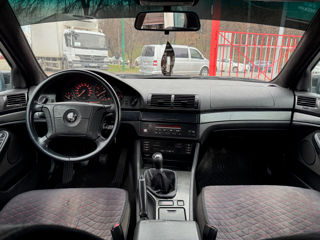 BMW 5 Series foto 14