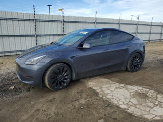 Tesla Model Y foto 3