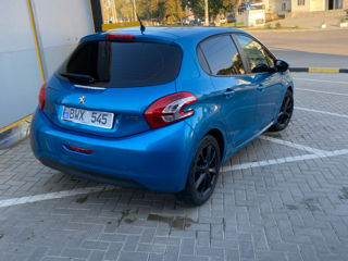 Peugeot 208 foto 5