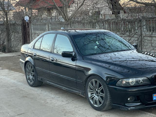 BMW 5 Series foto 3