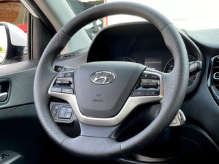 Hyundai Accent foto 8