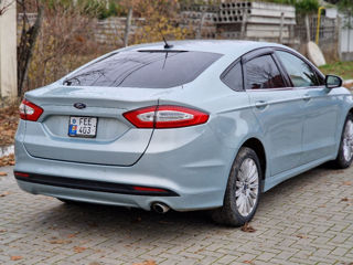 Ford Fusion foto 6