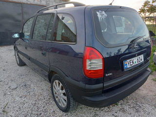 Opel Zafira фото 5