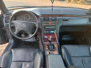 Mercedes E-Class foto 6