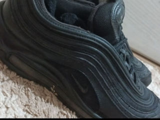 Vînd ,,yeezy foarm runnes" şi ,, nike 97"  marimea 41 foto 2