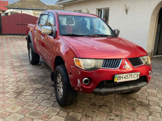 Mitsubishi L200 foto 3