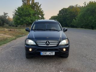 Mercedes ML Class foto 2