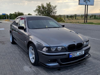 BMW 5 Series фото 2