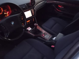 BMW 5 Series foto 2