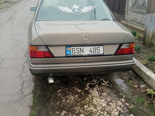 Mercedes Series (W124) foto 3