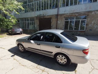 Nissan Almera foto 4