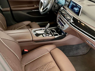 BMW 7 Series foto 6