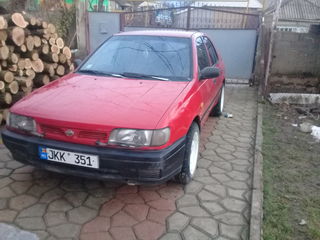 Nissan Sunny foto 4