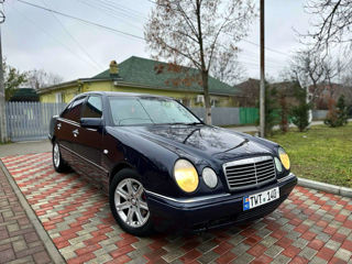 Mercedes E-Class foto 4