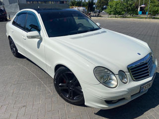 Mercedes E-Class foto 2