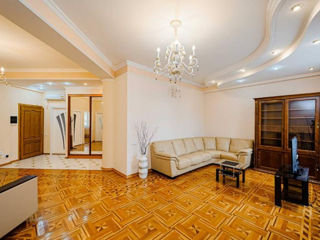 Apartament cu 2 camere, 116 m², Centru, Chișinău foto 1