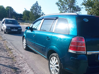 Opel Zafira foto 2