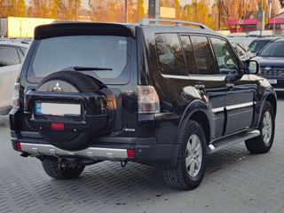 Mitsubishi Pajero foto 3