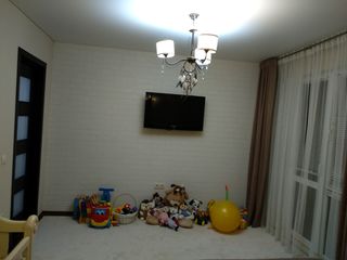 Apartament, in casa noua, dotat cu tehnica, mobila si reparatie foto 6