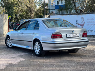 BMW 5 Series foto 4