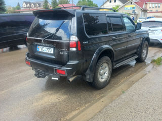 Mitsubishi Pajero Sport foto 2