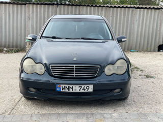 Mercedes C-Class foto 6