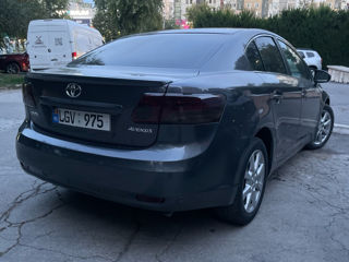 Toyota Avensis foto 3