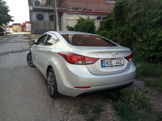 Hyundai Elantra foto 9