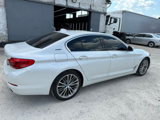 BMW 5 Series foto 2