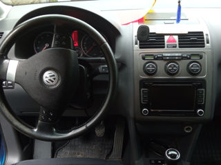 Volkswagen Touran foto 5