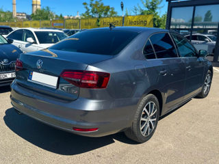 Volkswagen Jetta foto 5