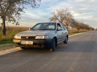 Nissan Sunny foto 2