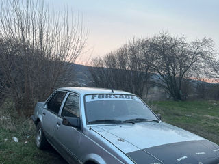 Opel Ascona foto 2