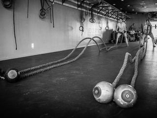 Канат для ударов в пол. Coarda crossfit. Funia Canat. Crossfit battle rope foto 9