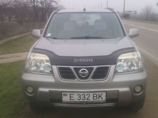 Nissan X-Trail foto 2